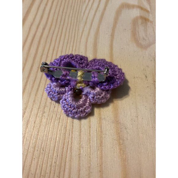 Crochet Purple Flower Pin Brooch With Beaded Center - Picture 2 of 3